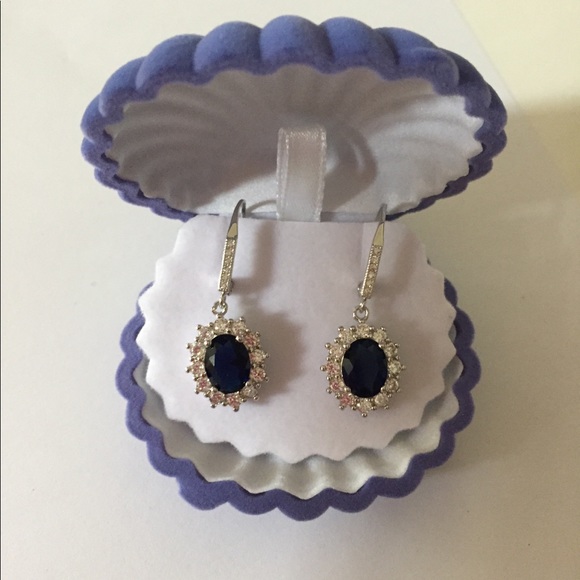 Sapphire Halo Leverback earrings in 18K White Gold - Picture 2 of 6